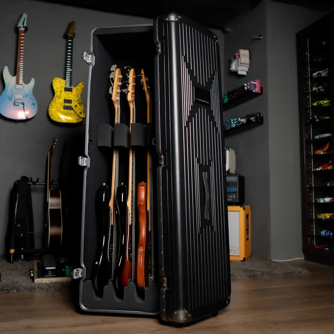 Quantum guitar deals case