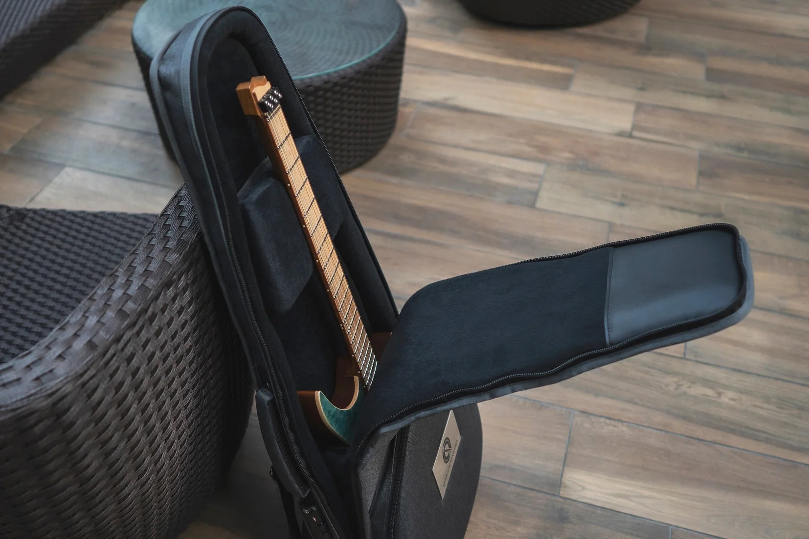 H80K Headless Guitar Bag