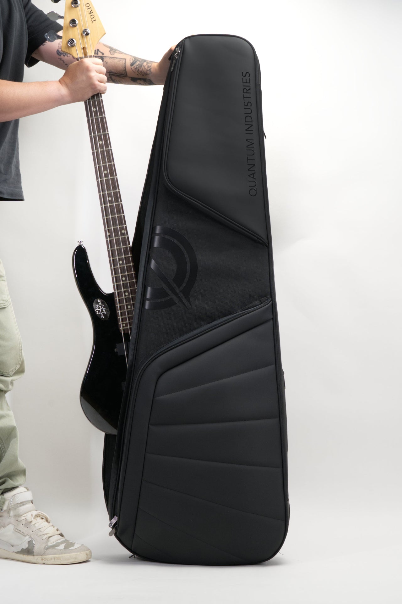 クオンタムインダストリーズ