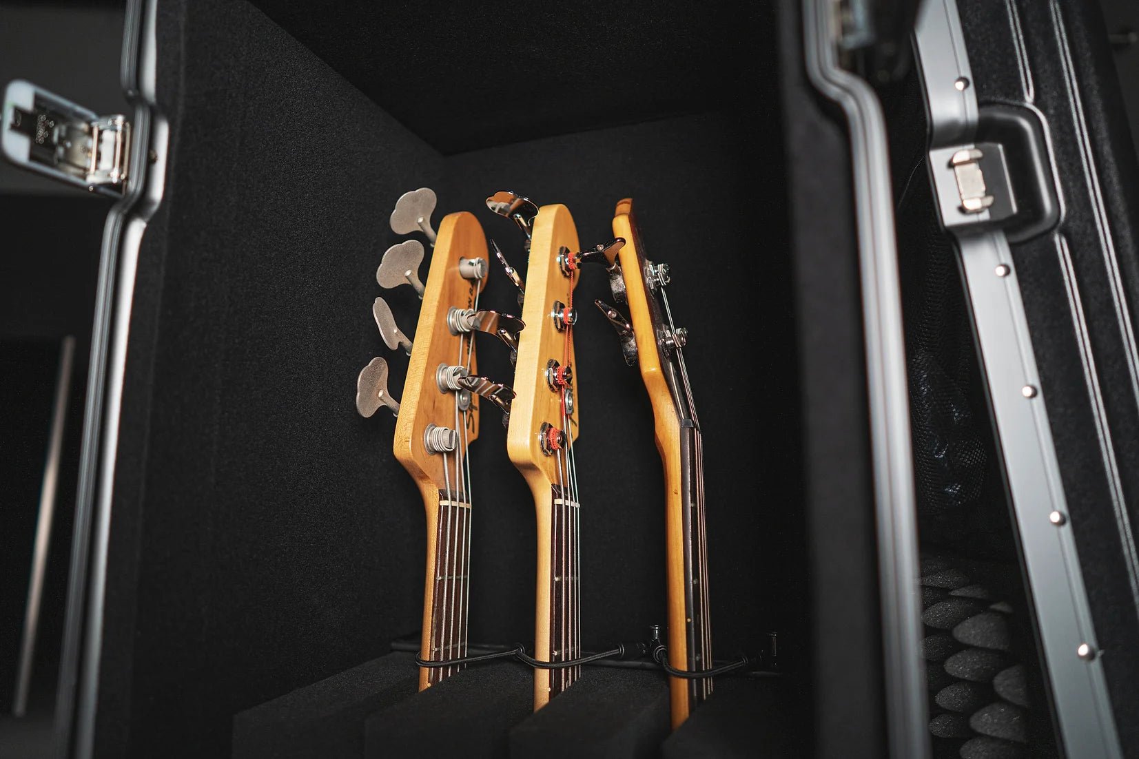 BGX - Triple Bass Guitar Case - QUANTUM INDUSTRIES Travel Case BGX