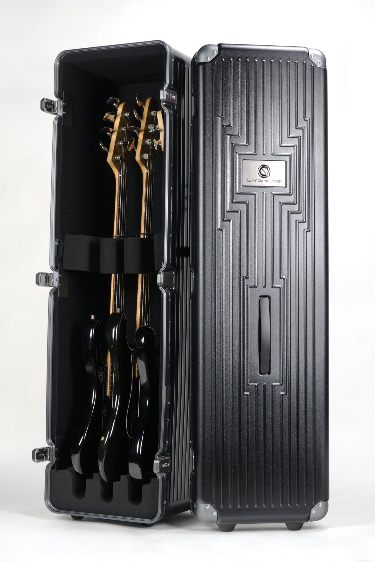 BGX - Triple Bass Guitar Case - QUANTUM INDUSTRIESTravel Case BGX