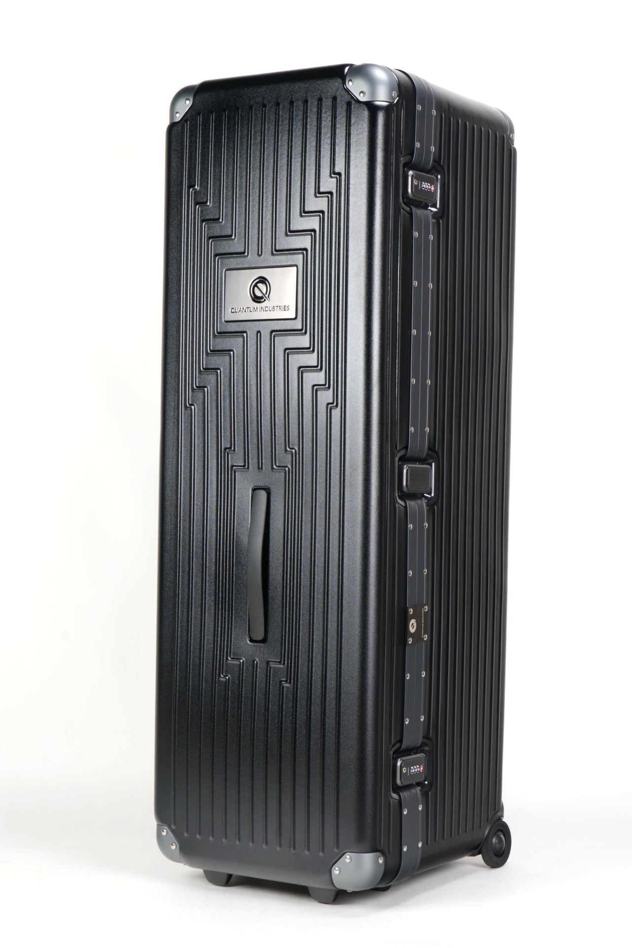 GTX - Triple Guitar Case Closed ready for flight and tour - QUANTUM INDUSTRIES