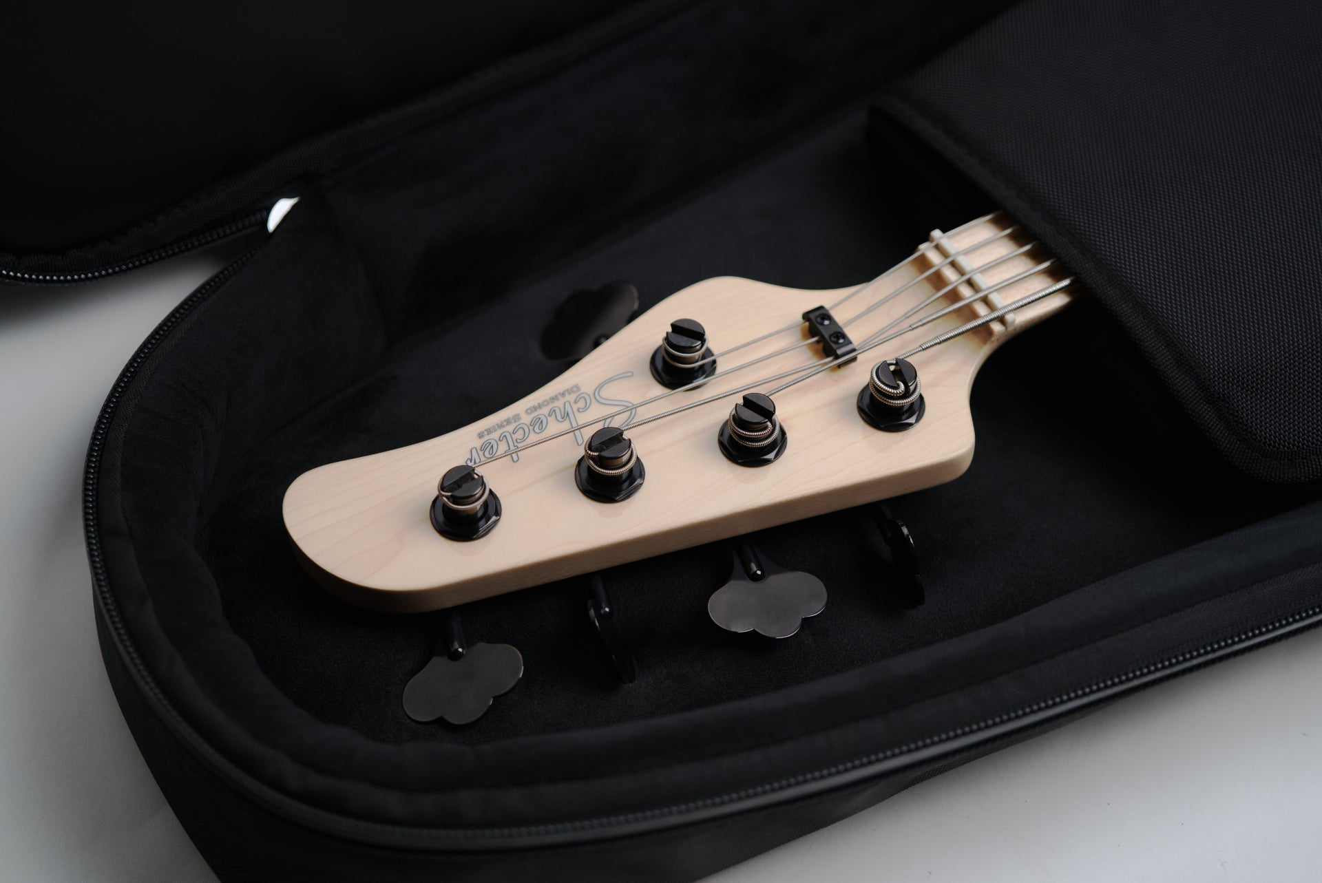 HACHIMAN - Bass Guitar Bag - QUANTUM INDUSTRIESGuitar BagB80KBGB