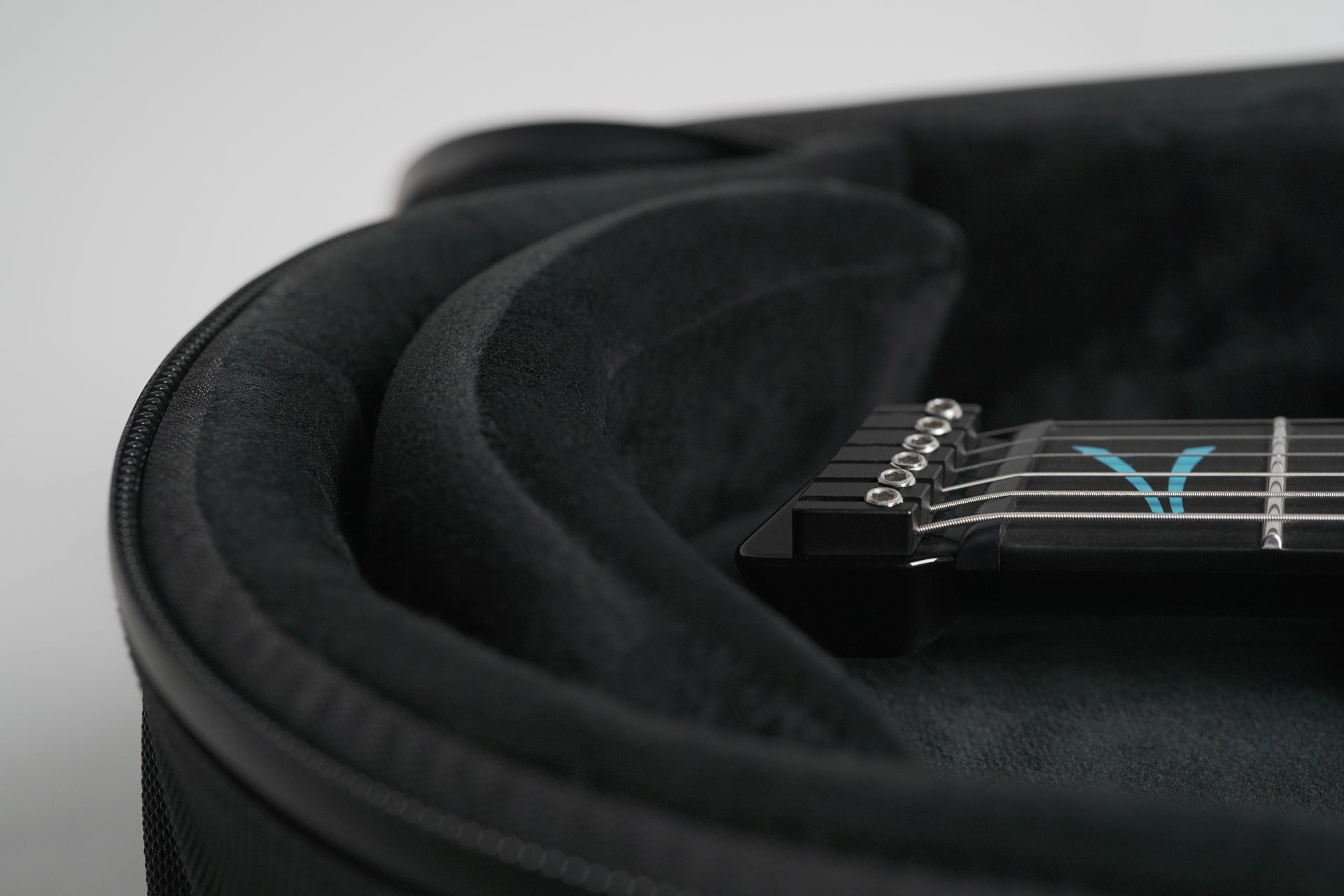 Q - SERIES - Headless Guitar Bag - QUANTUM INDUSTRIESGuitar BagQHS