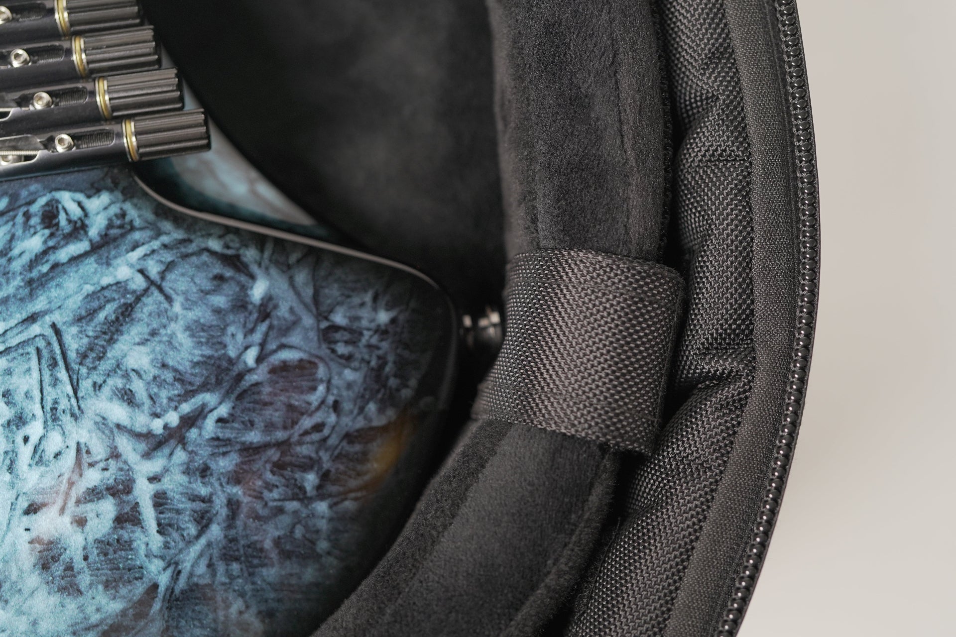 Q - SERIES - Headless Guitar Bag - QUANTUM INDUSTRIESGuitar BagQHS